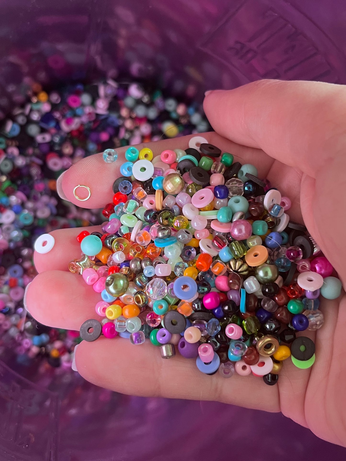 Bead confetti and bracelet kit