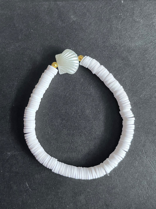 White shell bracelet